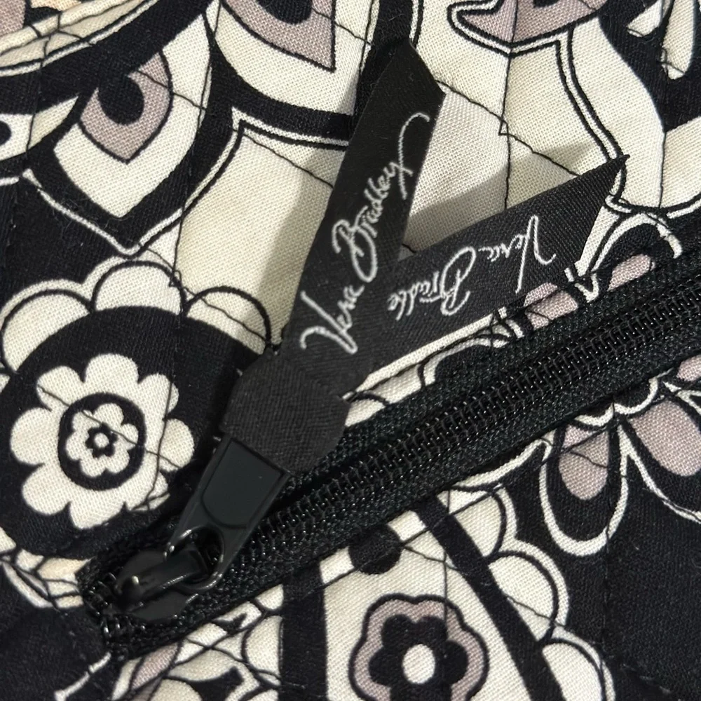 Vera Bradley Black, Tan & Cream Paisley Floral Bucket Cross Body Bag EUC
